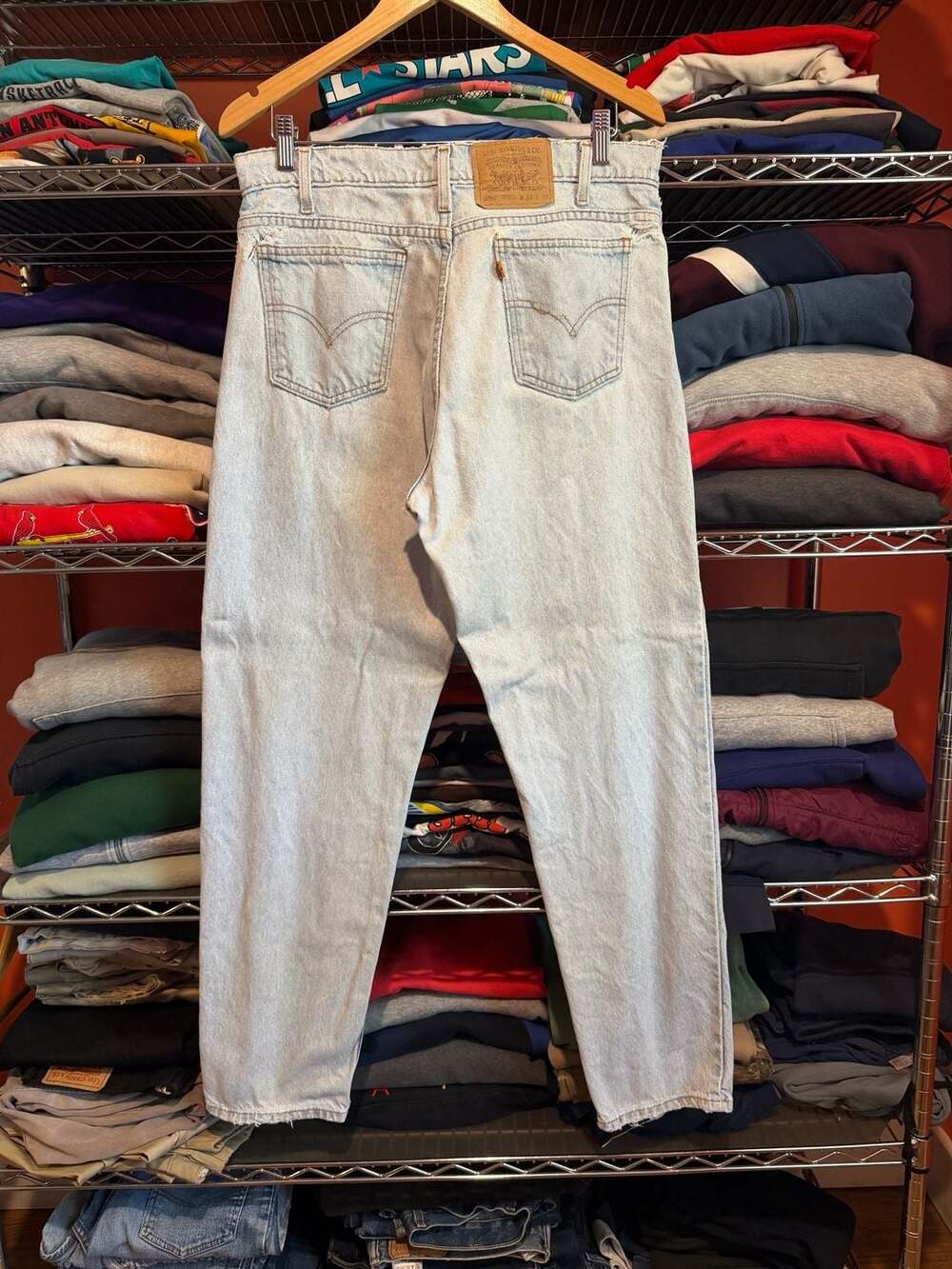 Levi's 550 Relaxed Fit Tapered Leg Size 34x32 Light Wash Denim Jeans